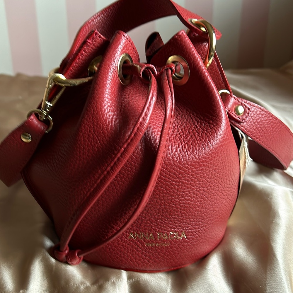 RED IS IN SEASON - stylish Italian leather bag